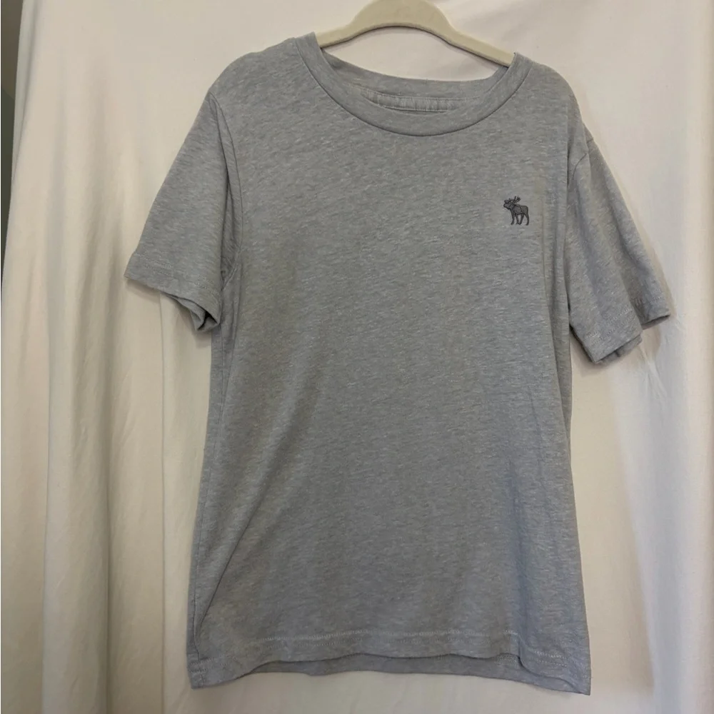 Abercrombie Kids Light Gray Short Sleeve Tee size 5/6